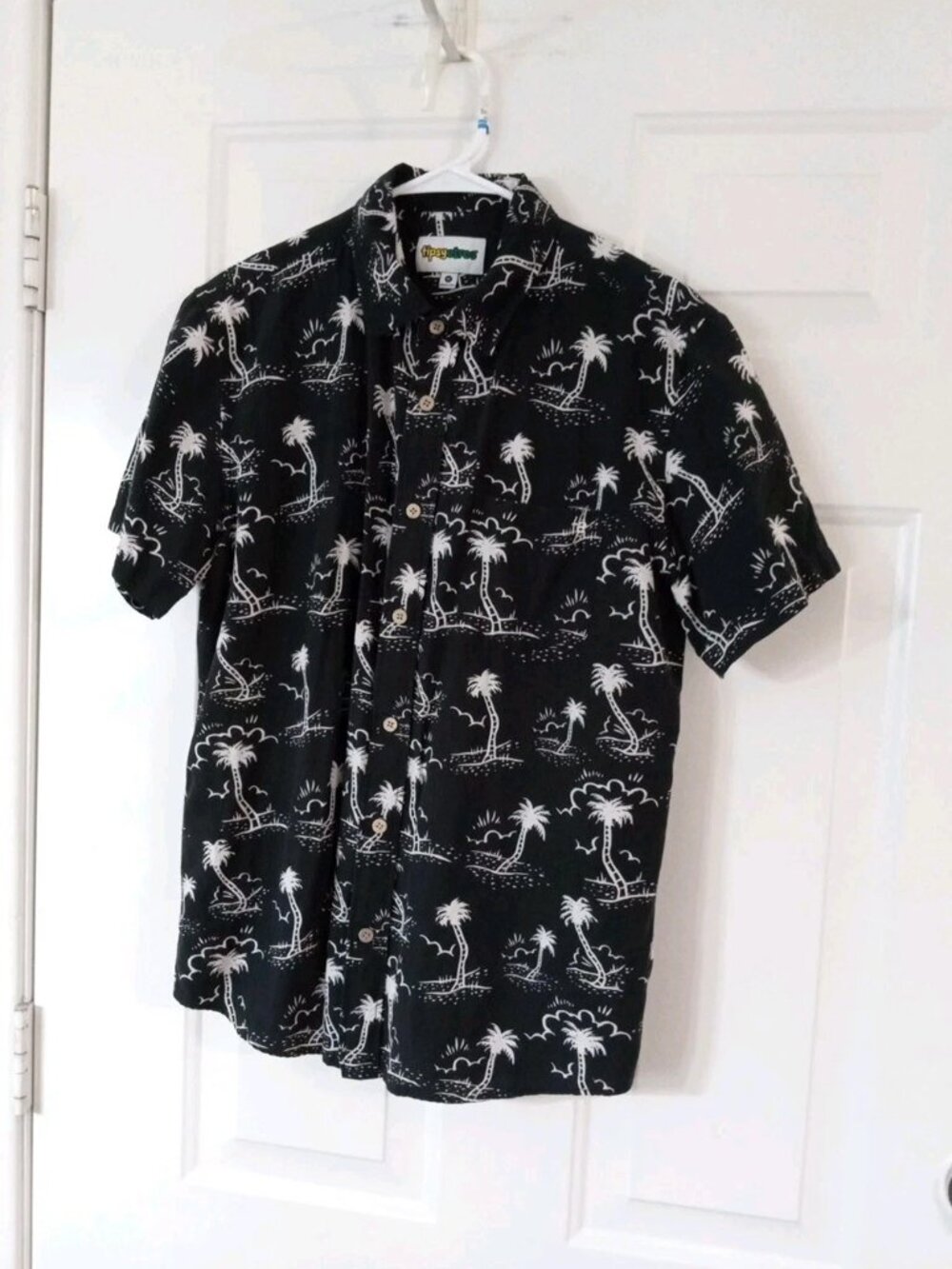 Tipsy Elves Hawaiian Black Palm Trees Men's Medium Cotton Rayon Button-Up Shirt